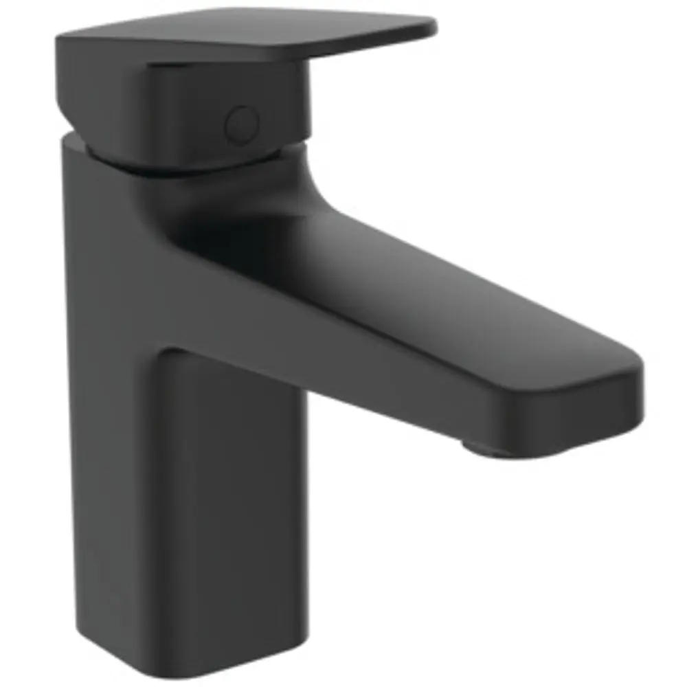 Schwarze Armatur von Ideal Standard mit flacher Bedienung und auslaufendem Wasserhahn. Klarer, moderner Designstil für Anwendungen in Badezimmer oder Küche.